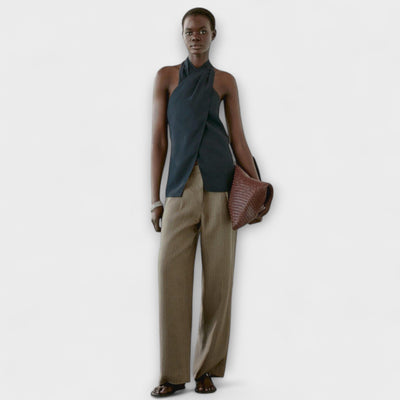 Hannah - Haut à col halter bleu avec découpe au dos