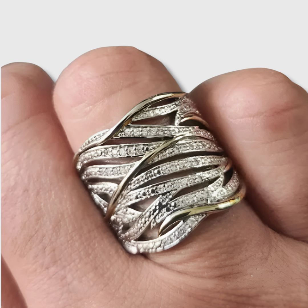 Bague tordue élégante à plusieurs couches