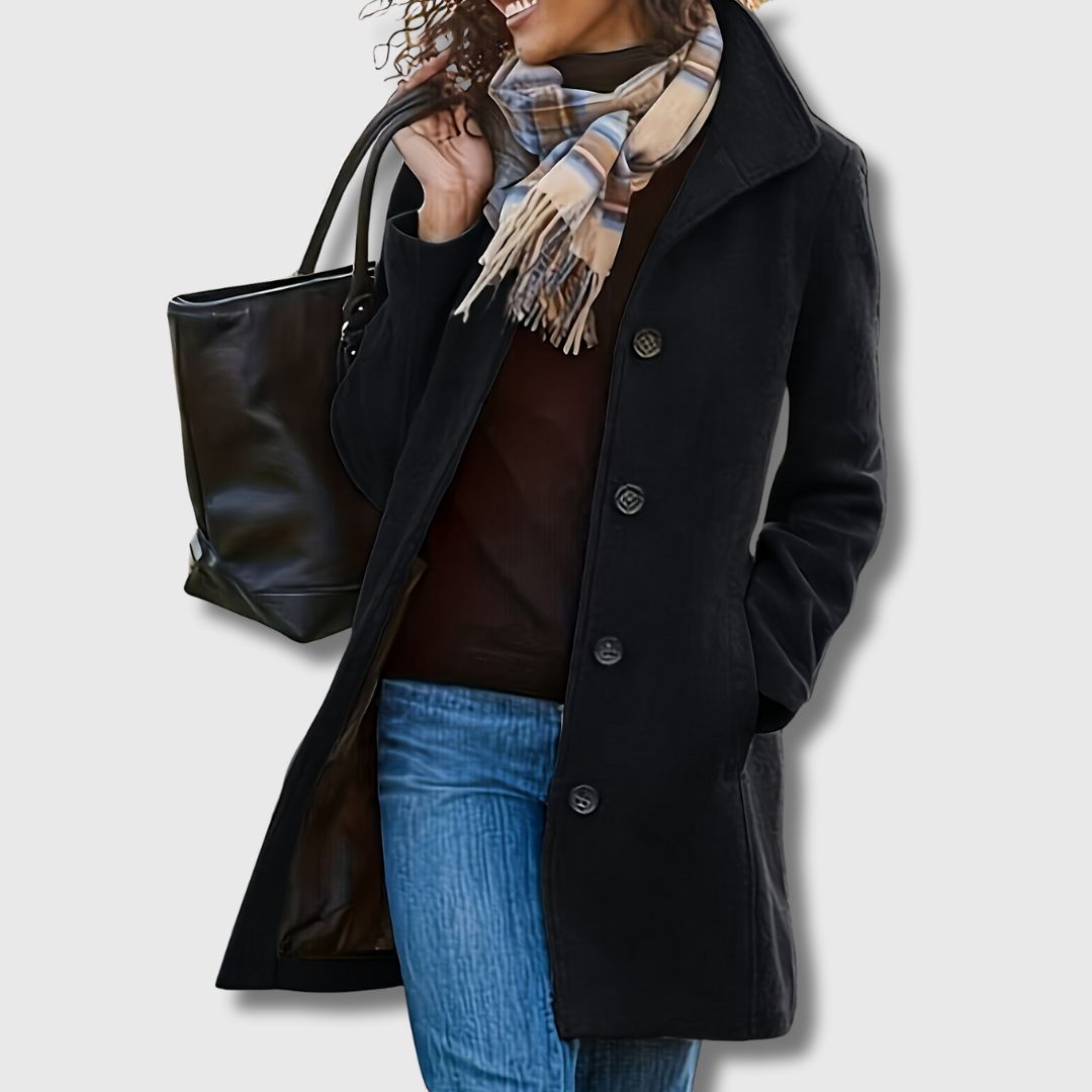 Isaline – Veste Boutonnée Classique | Édition Limitée